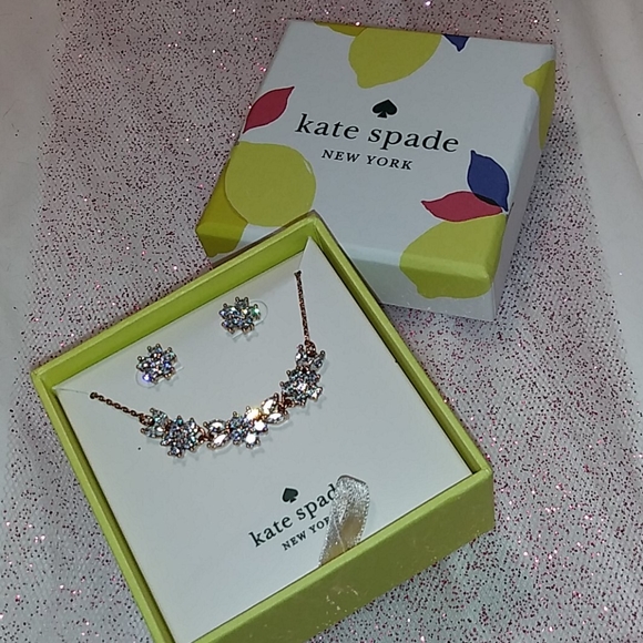 ⏬kate spade SALE Gleaming Gardenia earring & necklace - Picture 2 of 13